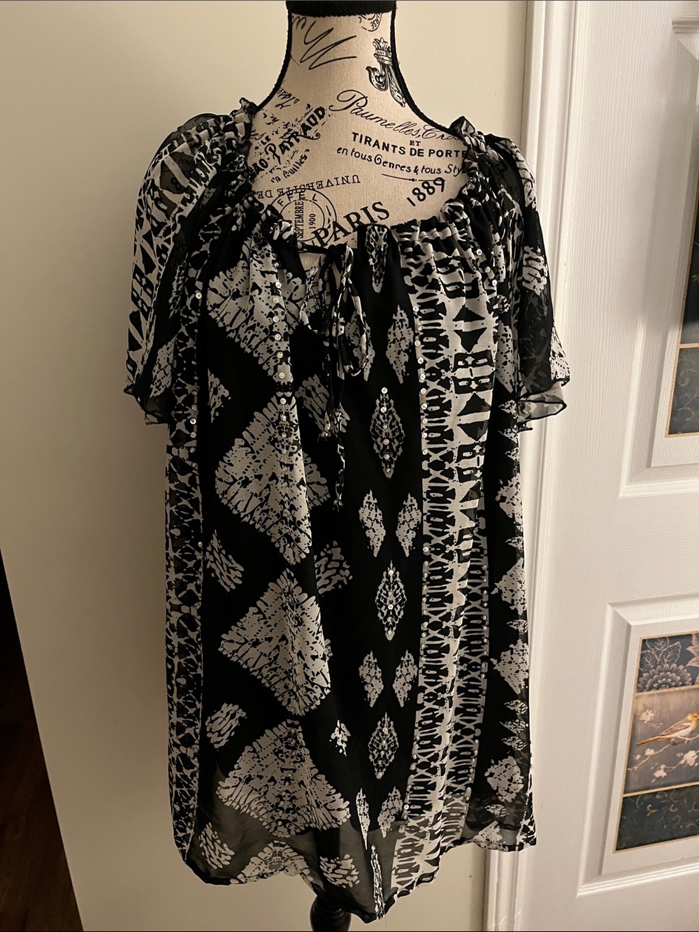 Black & White Geometric Peasant Tunic Top